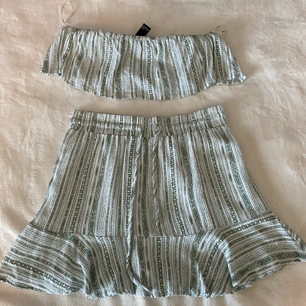 Forever 21 green strapless 2 piece summer set